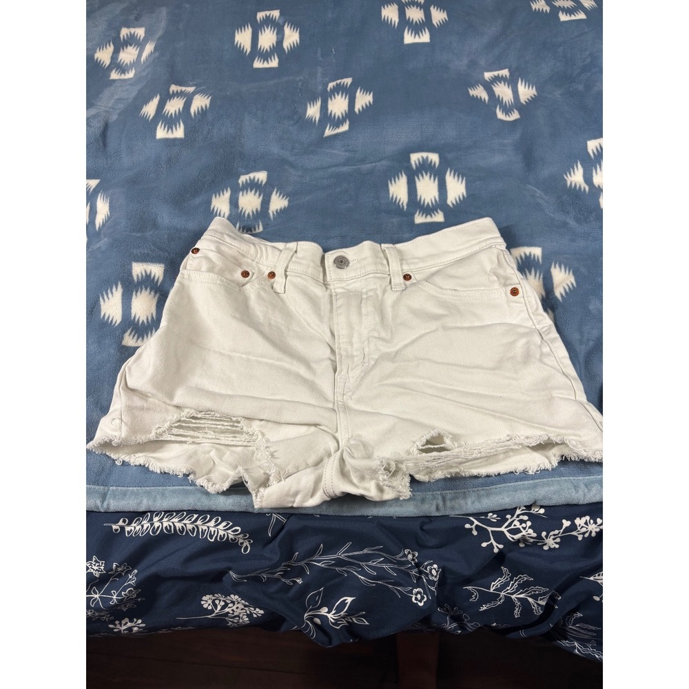 Levis Womens High Rise Distressed White Denim Shorts Size 29 72878-0022